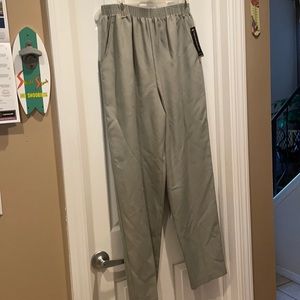NWT Briggs New York size 12 light olive khaki pants